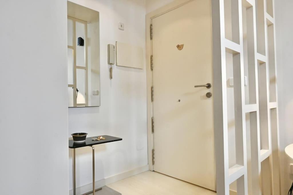 For You Rentals Apartamento Temporal Con Encanto A Pocos Metros Del Sol Myr13 Madrid Luaran gambar