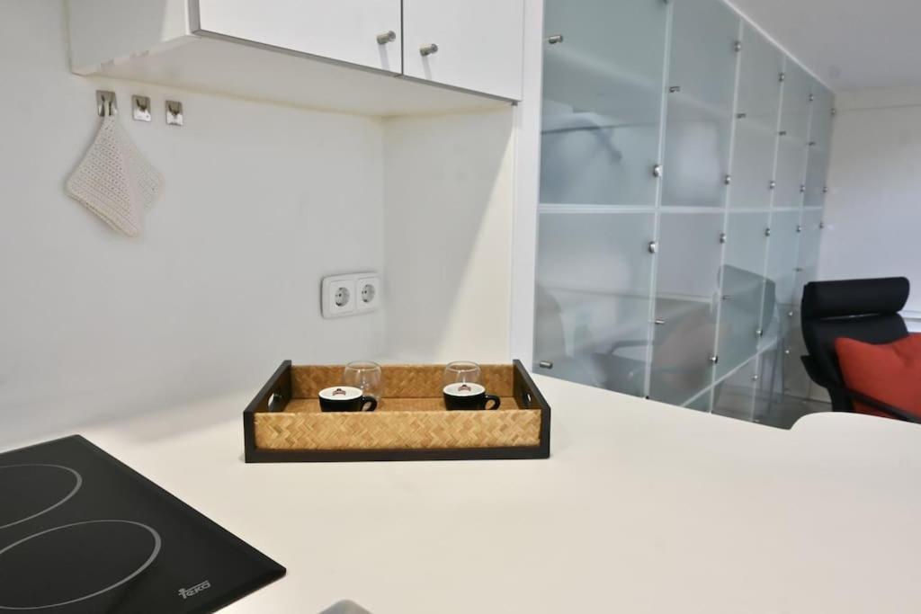 For You Rentals Apartamento Temporal Con Encanto A Pocos Metros Del Sol Myr13 Madrid Luaran gambar