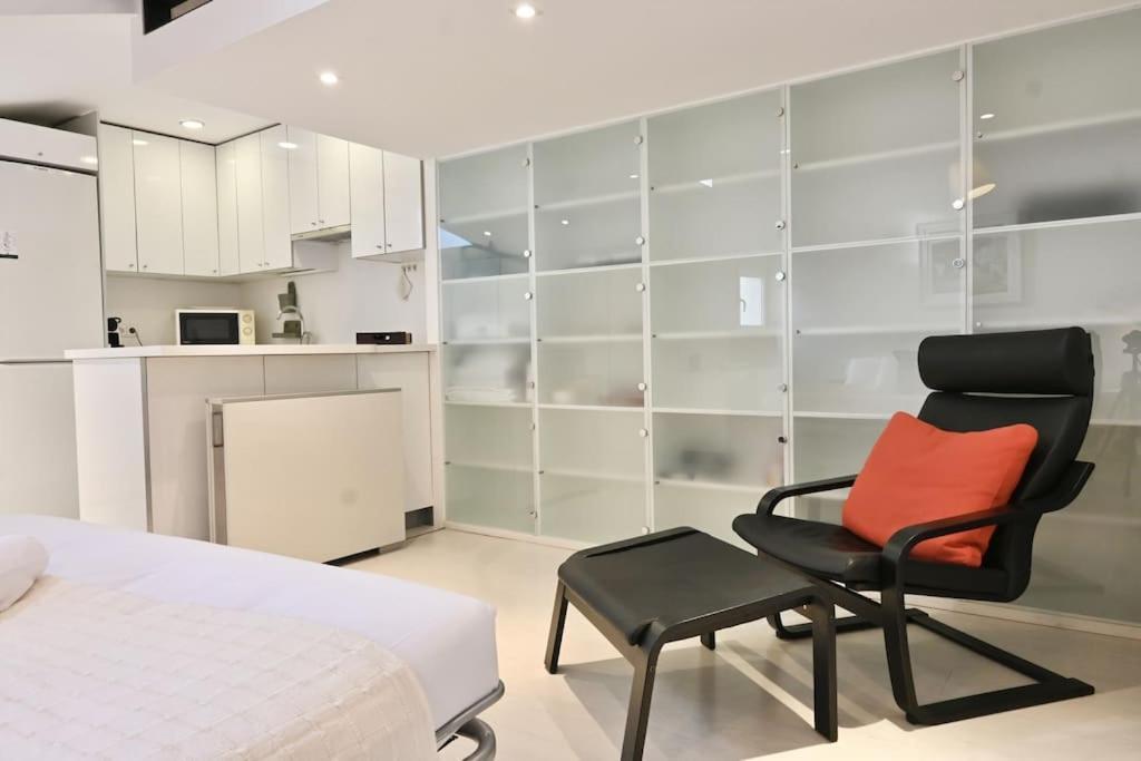 For You Rentals Apartamento Temporal Con Encanto A Pocos Metros Del Sol Myr13 Madrid Luaran gambar